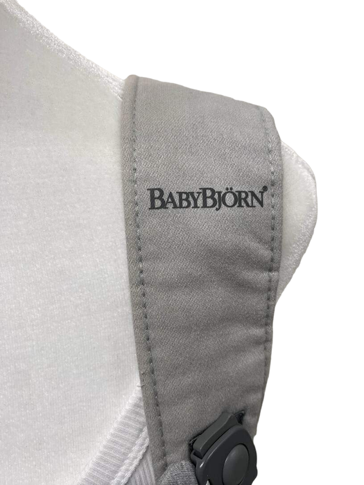 used BabyBjorn Baby Carrier Mini, Light Gray 3D Jersey