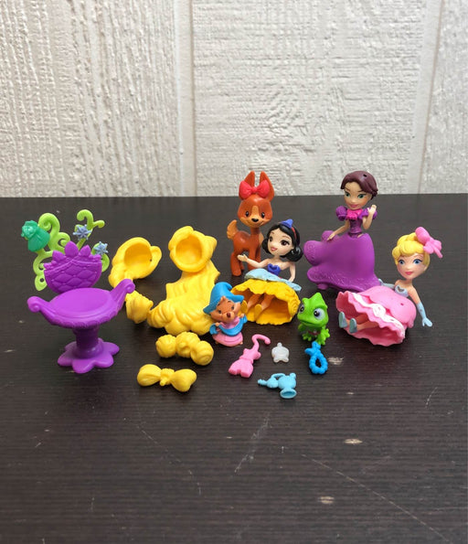 secondhand BUNDLE Disney Princess Toys, Little Kingdom Accessories