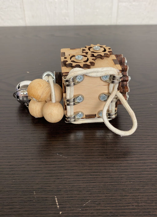 secondhand BrainUp Busy Activity Cube