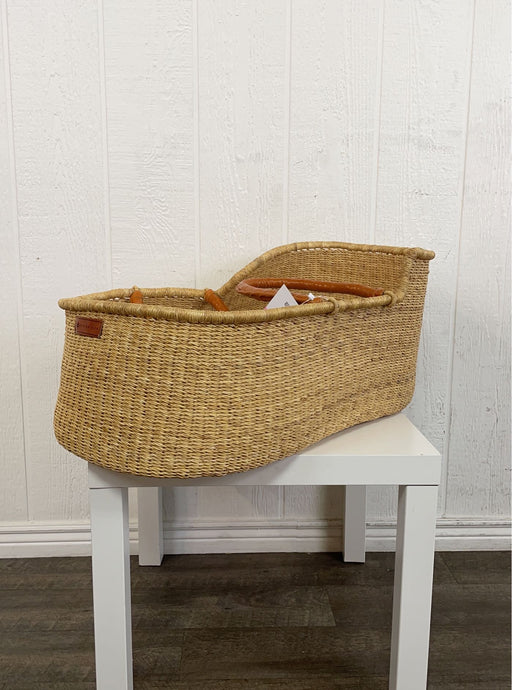 used Design Dua Natural Bilia Bassinet