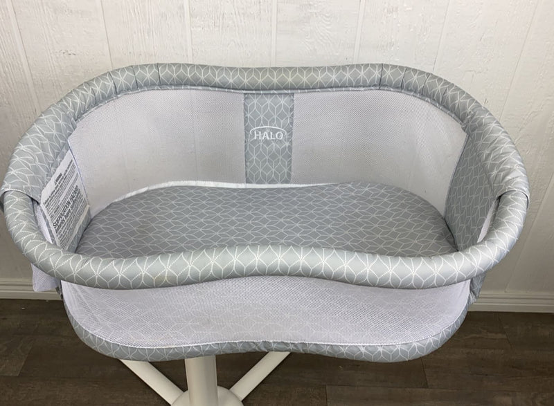 Halo BassiNest Swivel Sleeper, Essentia Series, With Infant Insert and