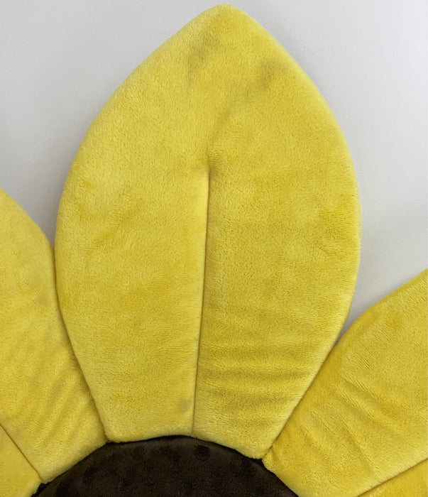 Shop Blooming Bath Baby Bath, Canary Yellow at GoodBuy Gear