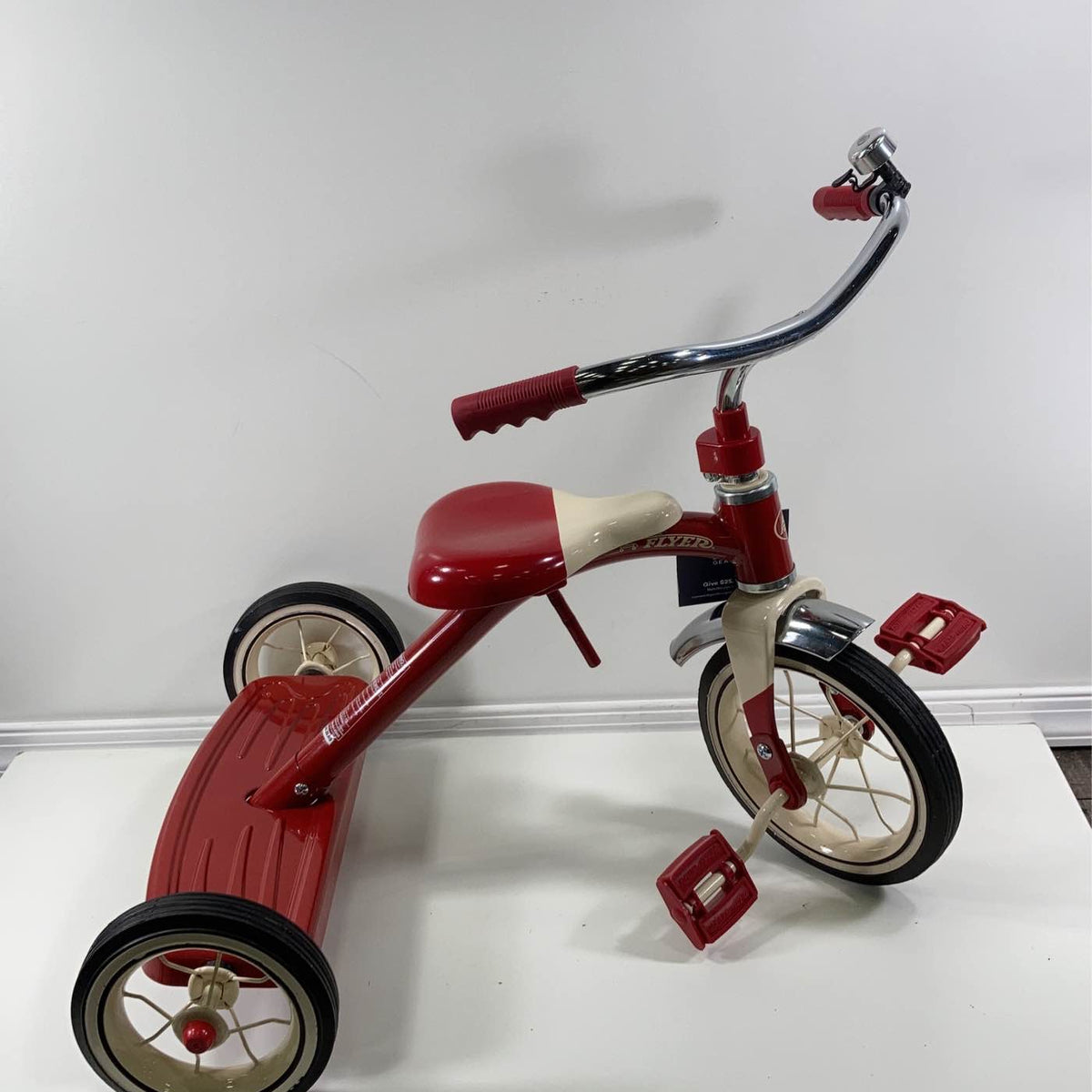 RADIOFRYER Classic Red TRICYCLE Amazon.com: Radio Flyer Red Rider