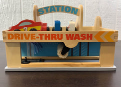 secondhand Melissa & Doug Service Station Parking Garage
