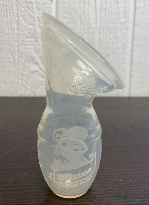 Shop Haakaa Manual Breast Pump at GoodBuy Gear