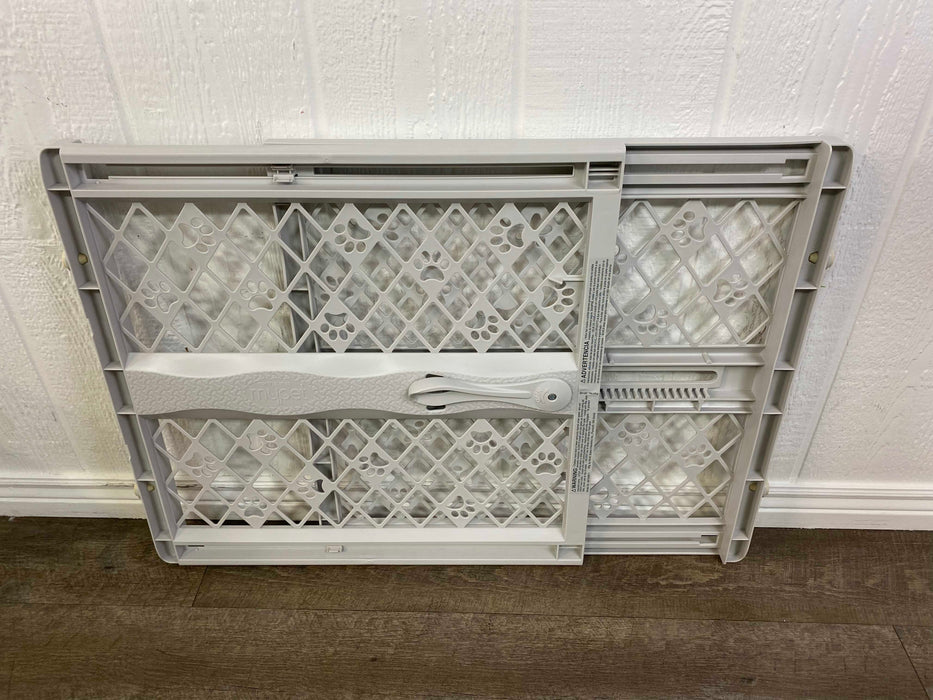 used North States MyPet Paws 40" Portable Pet Gate