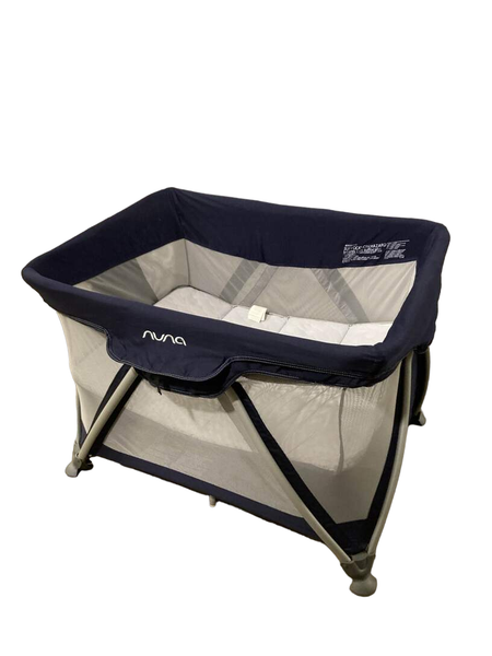 Nuna pack best sale and play bassinet