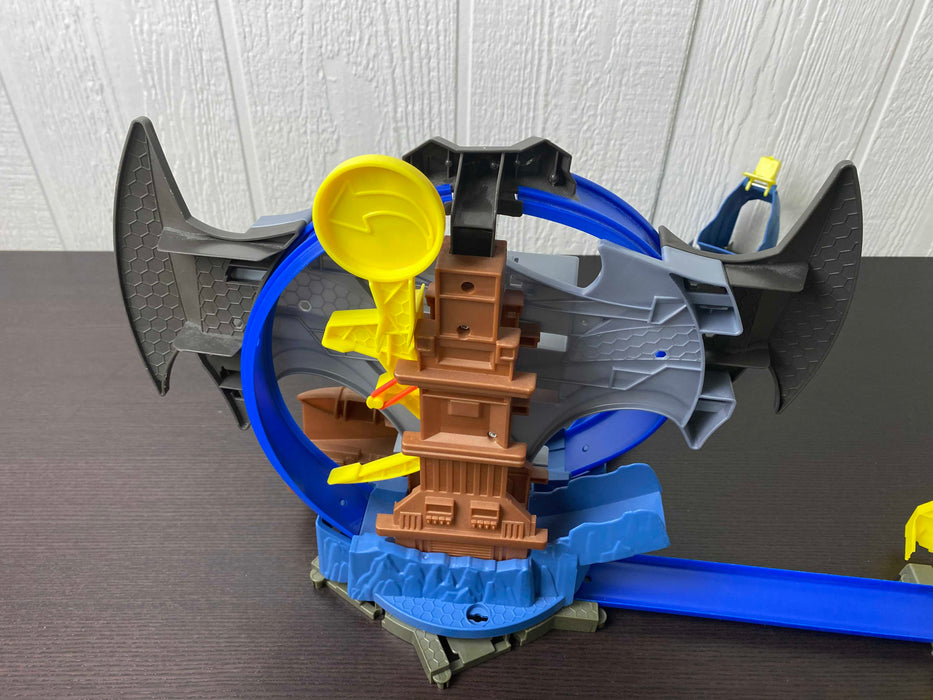 secondhand Hot Wheels DC Batman Batcave
