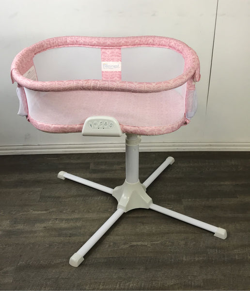 Halo swivel store bassinet pink