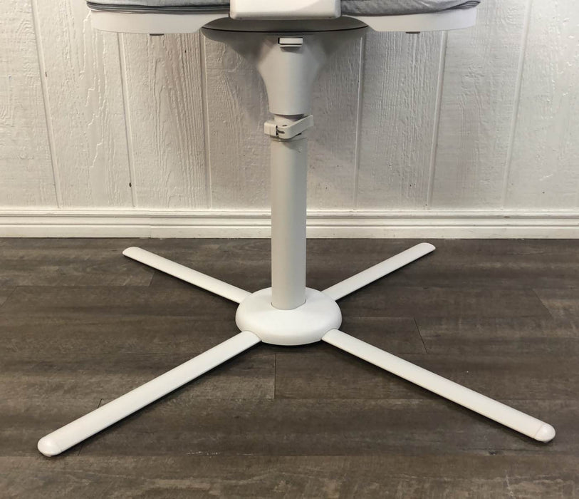 Shop Halo BassiNest Swivel Sleeper, Luxe Plus Series at GoodBuy Gear