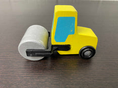 used Melissa & Doug Low Loader Vehicle Play Set