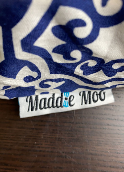 secondhand Maddie Moo Nursing Cover