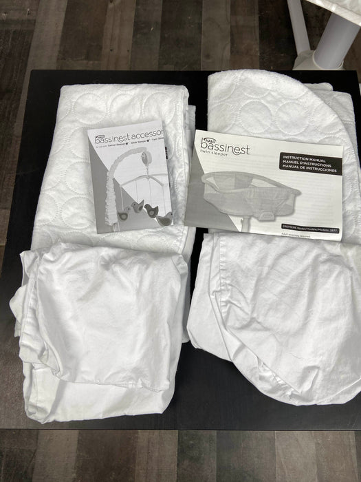 secondhand Halo Bassinest Twin Sleeper