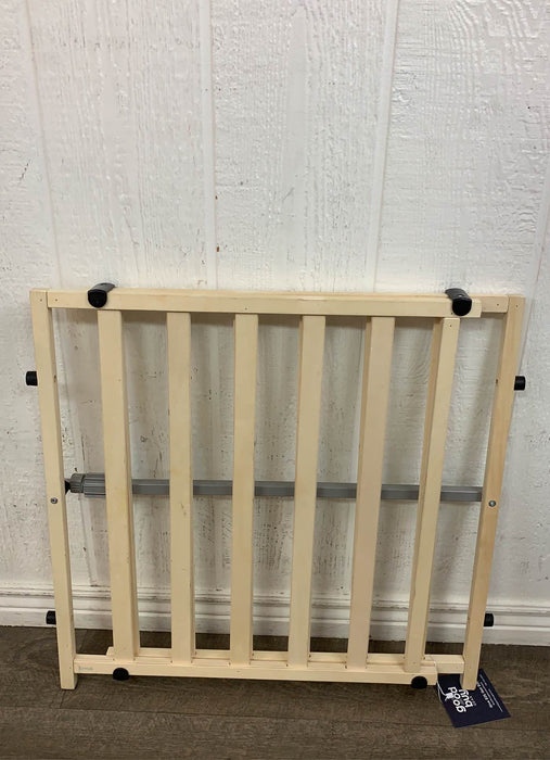 secondhand Regalo Wooden Expandable Safety Gate