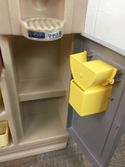 used Little Tikes Sizzle And Serve Kitchen