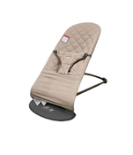 used BabyBjorn Bouncer Bliss, Dark Gray Frame, Sand Gray Cotton Classic Quilt