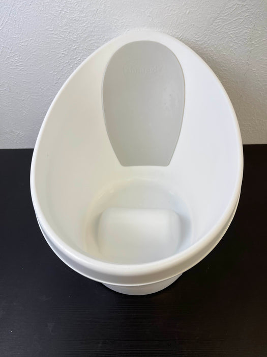 Shop Beaba Shnuggle Baby Bath, White/Grey at GoodBuy Gear