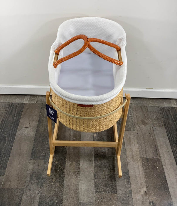 Shop Design Dua Natural Bilia Bassinet With Rocking Stand at GoodBuy Gear