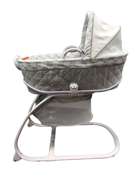 secondhand Delta Children Deluxe Moses Bassinet