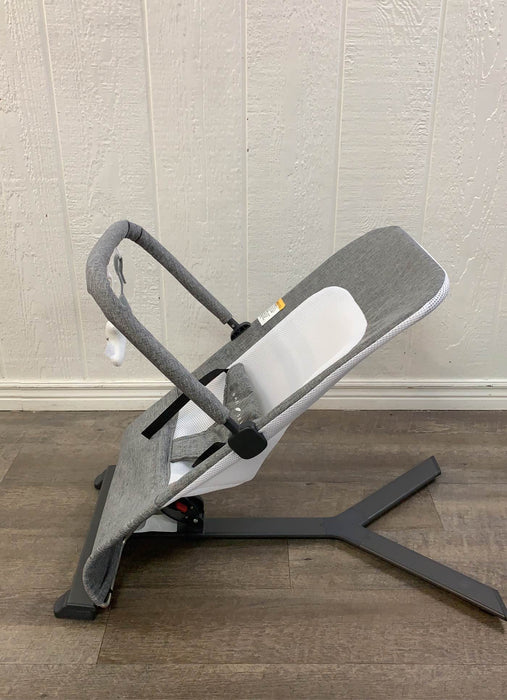 secondhand Baby Delight Aura Deluxe Portable Rocker & Bouncer