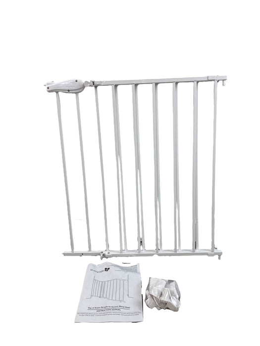 used Summer Infant Top of Stairs Simple to Secure Metal Baby Gate