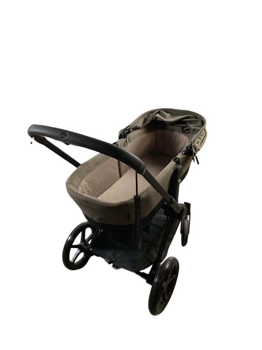 secondhand Cybex Priam 3 Frame With Carry Cot, Black