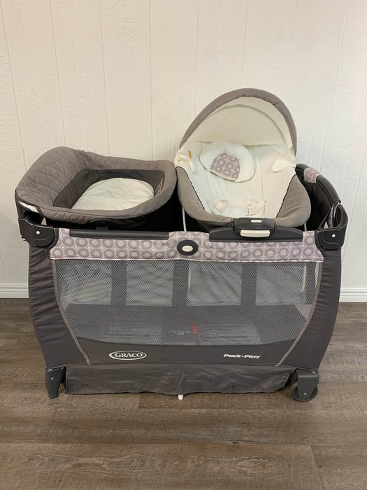 used Graco Snuggle Suite LX Bassinet Changer