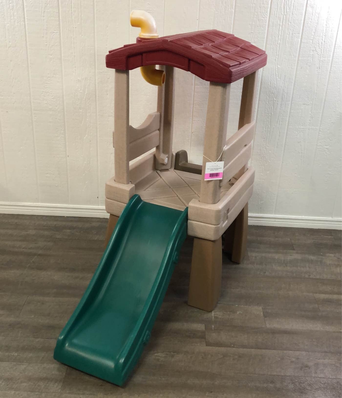 Step2 naturally playful lookout hot sale treehouse