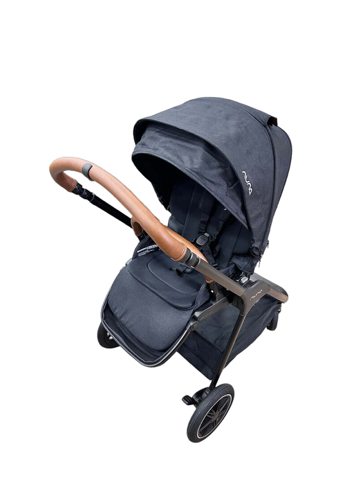 secondhand Nuna Triv Next + Pipa Urbn Travel System, 2023, Caviar