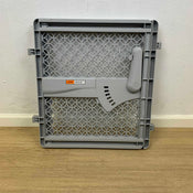 secondhand Summer Infant Indoor & Outdoor Multi Function Walk-Thru Gate