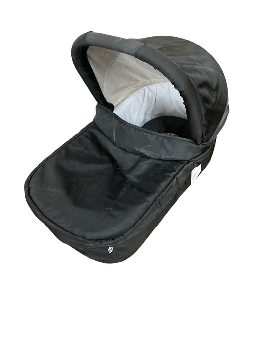 secondhand Britax B-Ready Bassinet
