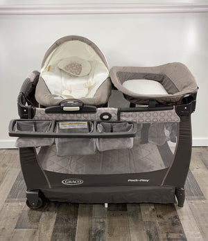 Graco pack and hot sale play snuggle suite