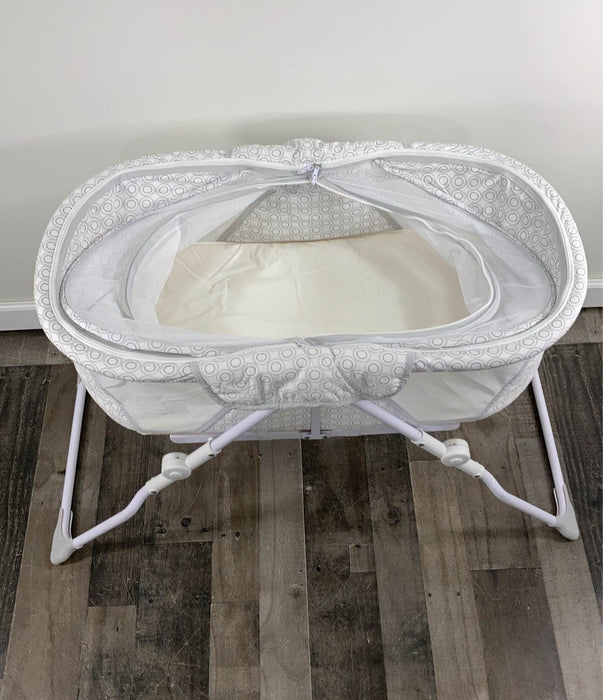 secondhand Delta Children EZ Fold Ultra Compact Travel Bassinet