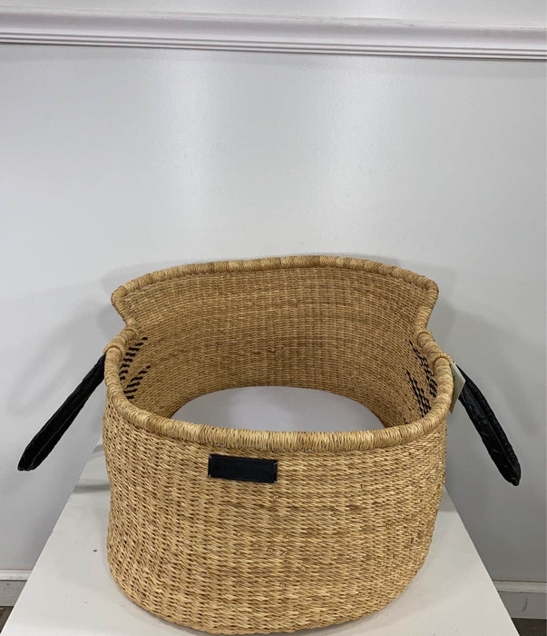 Shop Design Dua Natural Bilia Bassinet, Black at GoodBuy Gear