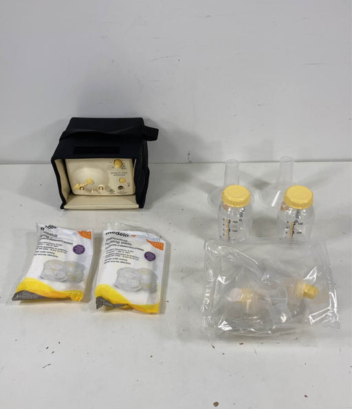 used HIDDEN need photos out of the box 10/3- Medela Pump In Style Advanced Breast Pump