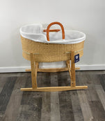 Shop Design Dua Natural Bilia Bassinet With Rocking Stand at GoodBuy Gear