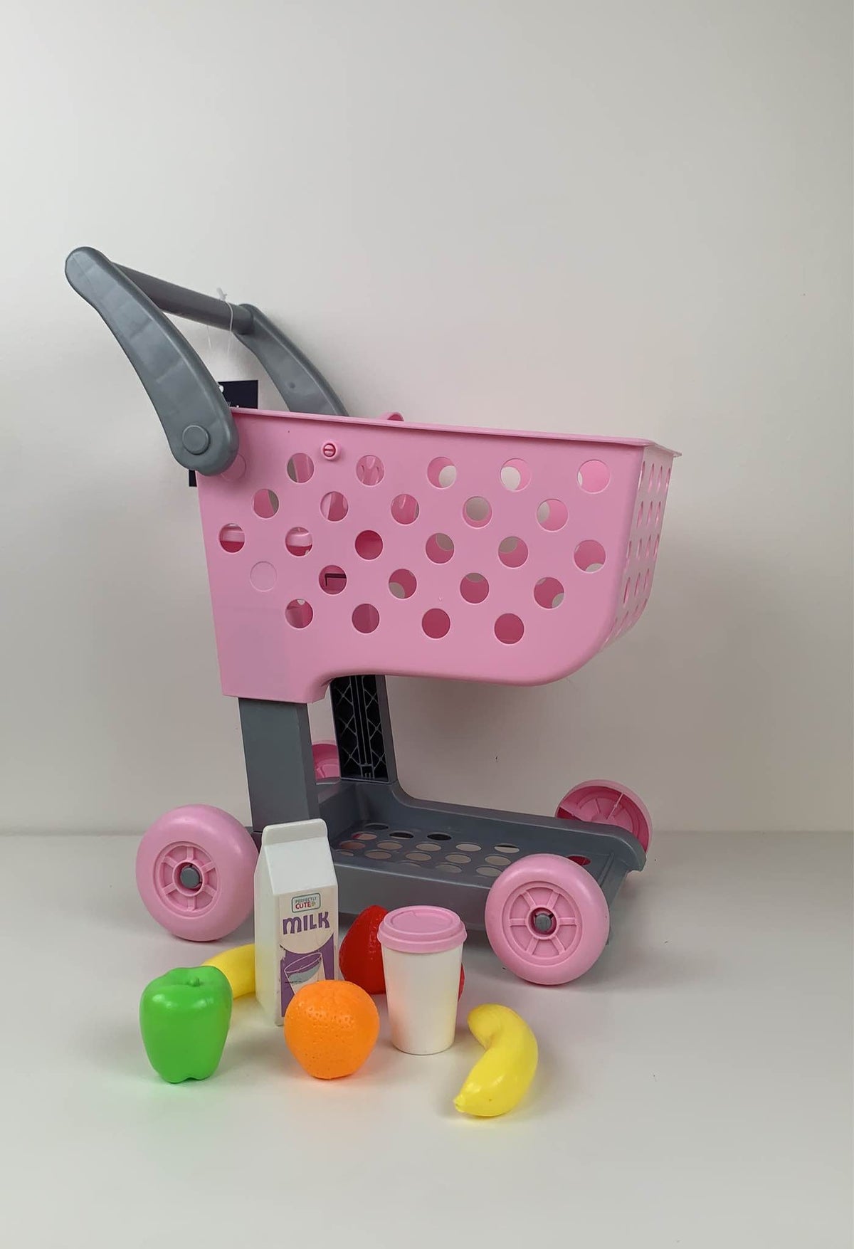 Perfectly Cute Grocery Cartnull