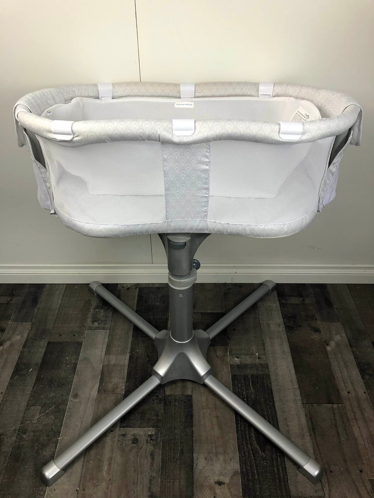 Halo Bassinest Swivel Sleeper Luxe Plus Series