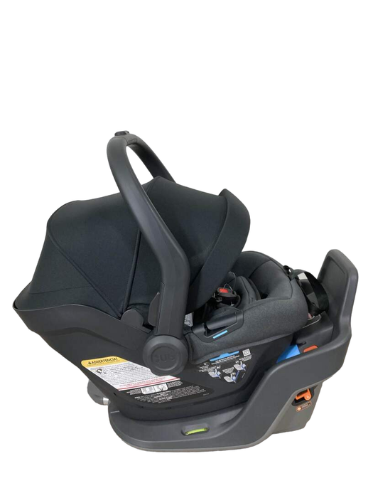 secondhand UPPAbaby MESA MAX Infant Car Seat and Base, 2023, DualTech Jake Charcoal