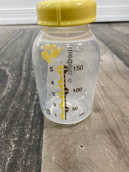 secondhand Medela Breast Milk Collection and Storage Bottles with Solid Lids - 6pk/5oz