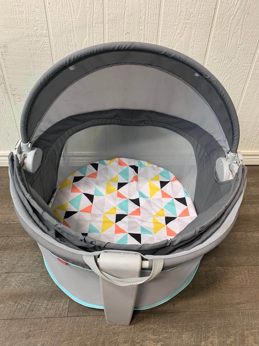 secondhand Fisher Price On-The-Go Baby Dome, Windmill pattern