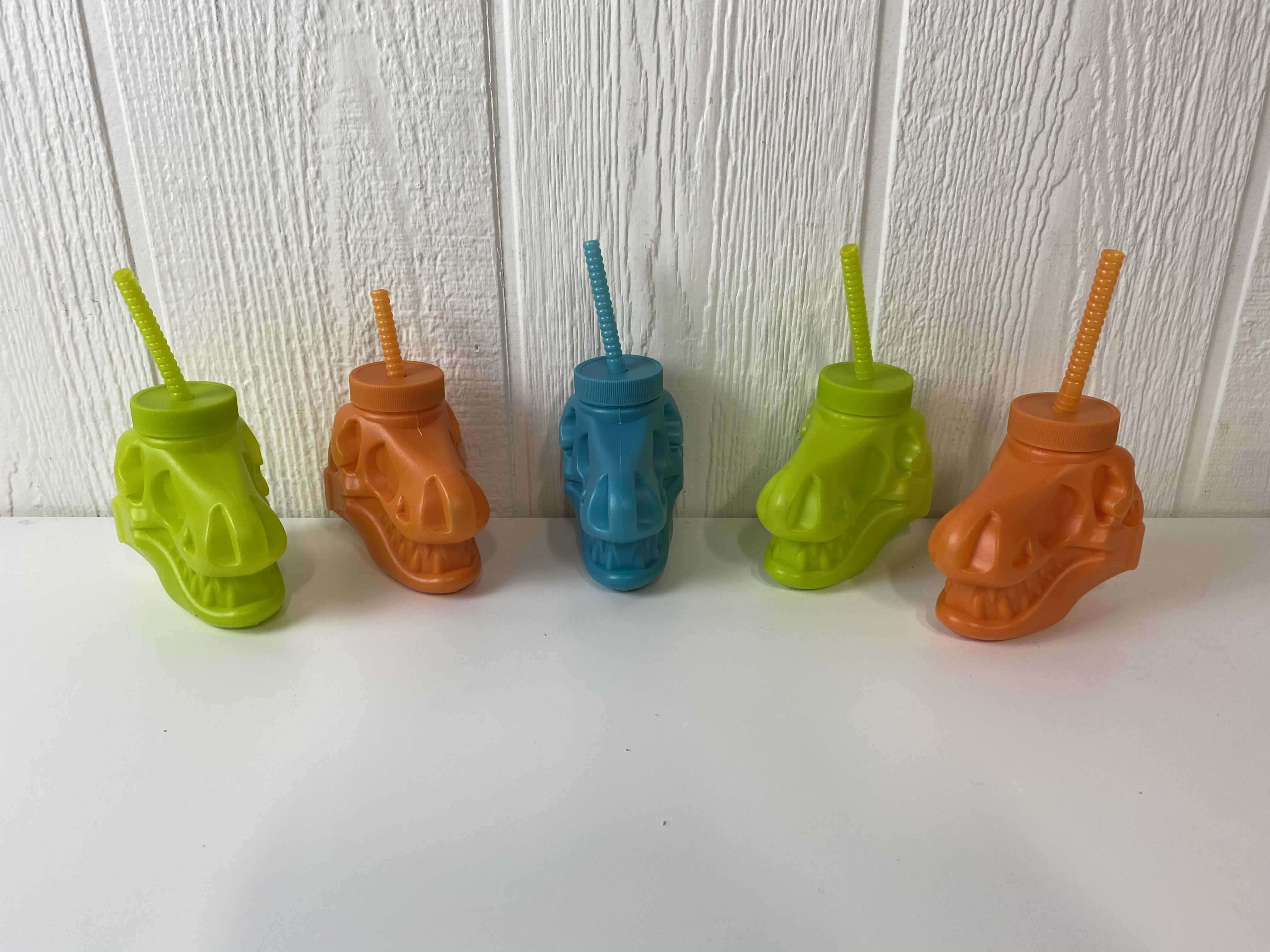 Fun Express Dino Dig Cups with Lids & Straws - 8 Pieces