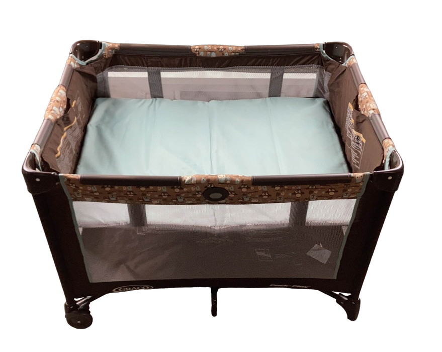 secondhand Graco Pack 'n Play On The Go Playard And Bassinet, Little Hoot