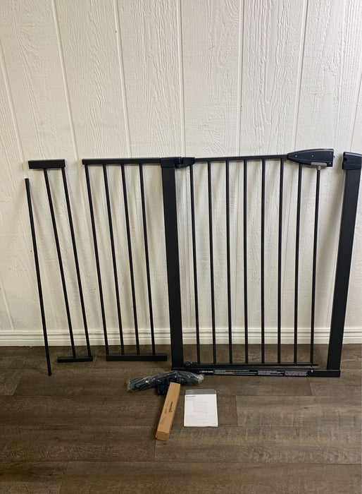 secondhand Munchkin Easy Close XL Metal Wide Baby Gate