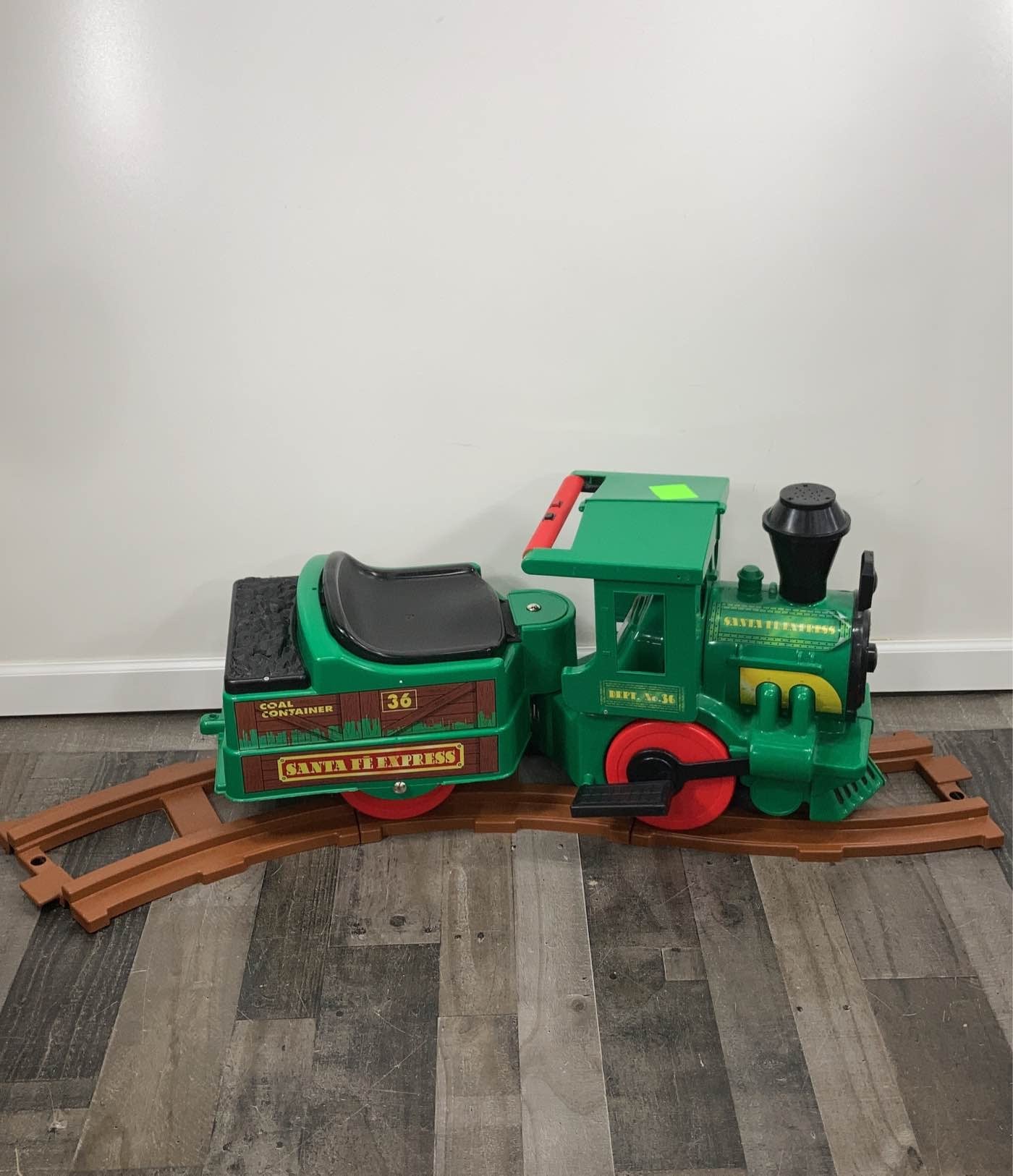 Peg perego santa fe train hot sale ride on