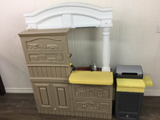 secondhand Little Tikes Sizzle And Serve Kitchen