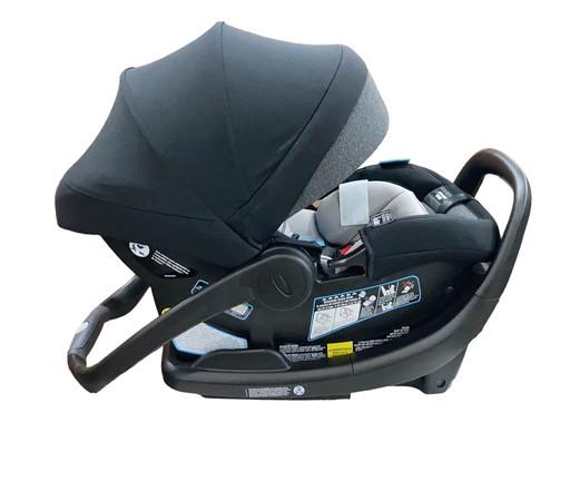 secondhand Graco SnugRide SnugFit 35 DLX Infant Car Seat, 2023, Maison