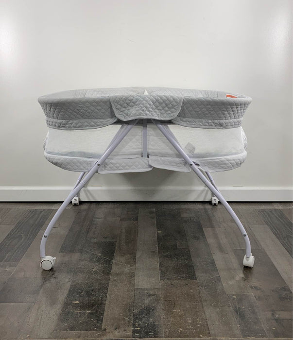 secondhand Delta Children Little Folks Twin EZ Fold Ultra Compact Double Bassinet