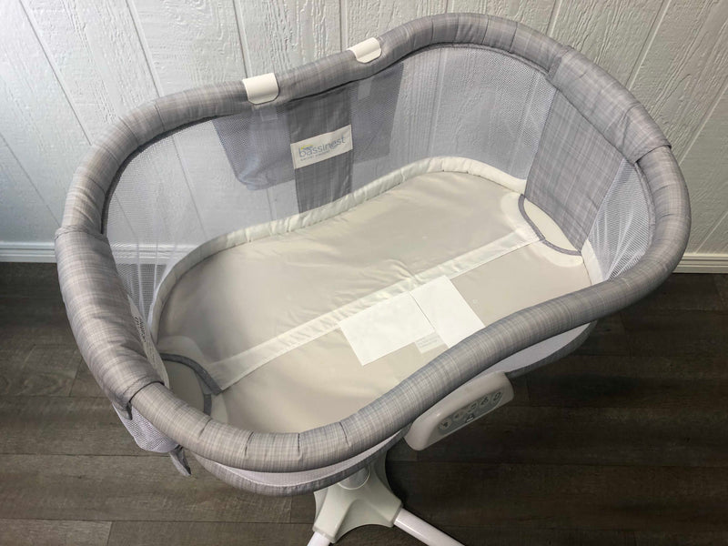 Halo BassiNest Swivel Sleeper Luxe Series