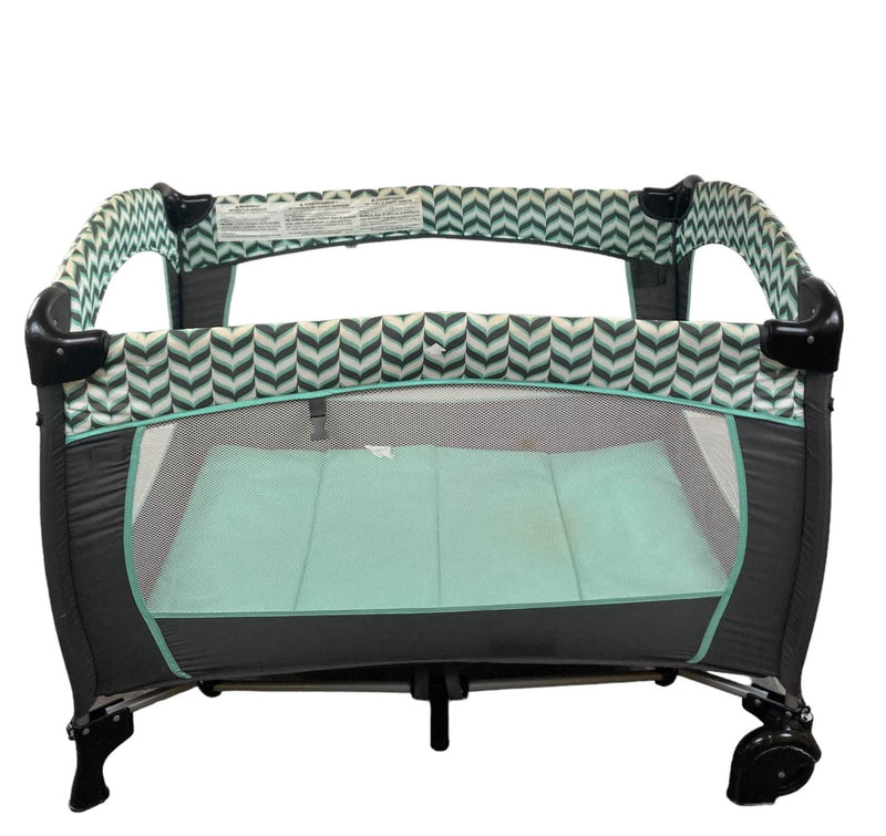 evenflo play away deluxe Evenflo Portable BabySuite Deluxe Playard